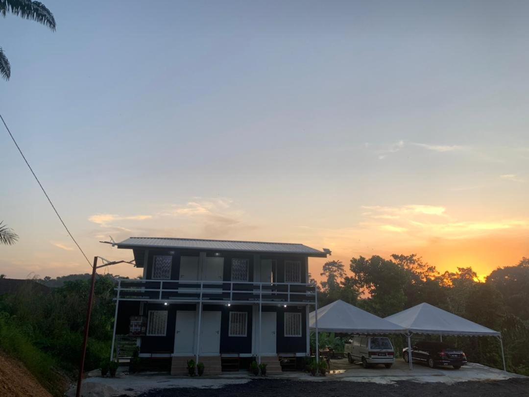 Farhani Cabin Stay Kampong Batu Lima Exteriör bild